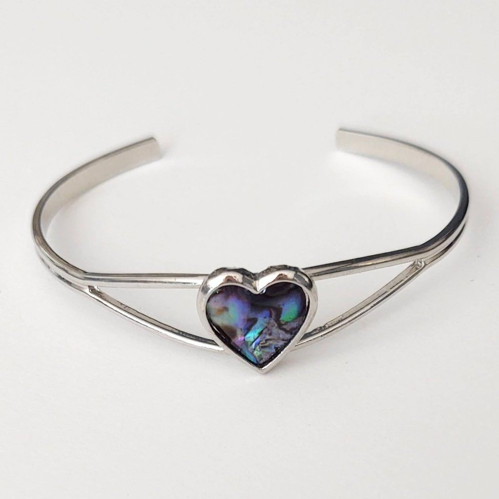Silver abalone shell heart cuff bracelet - Picture 8 of 10